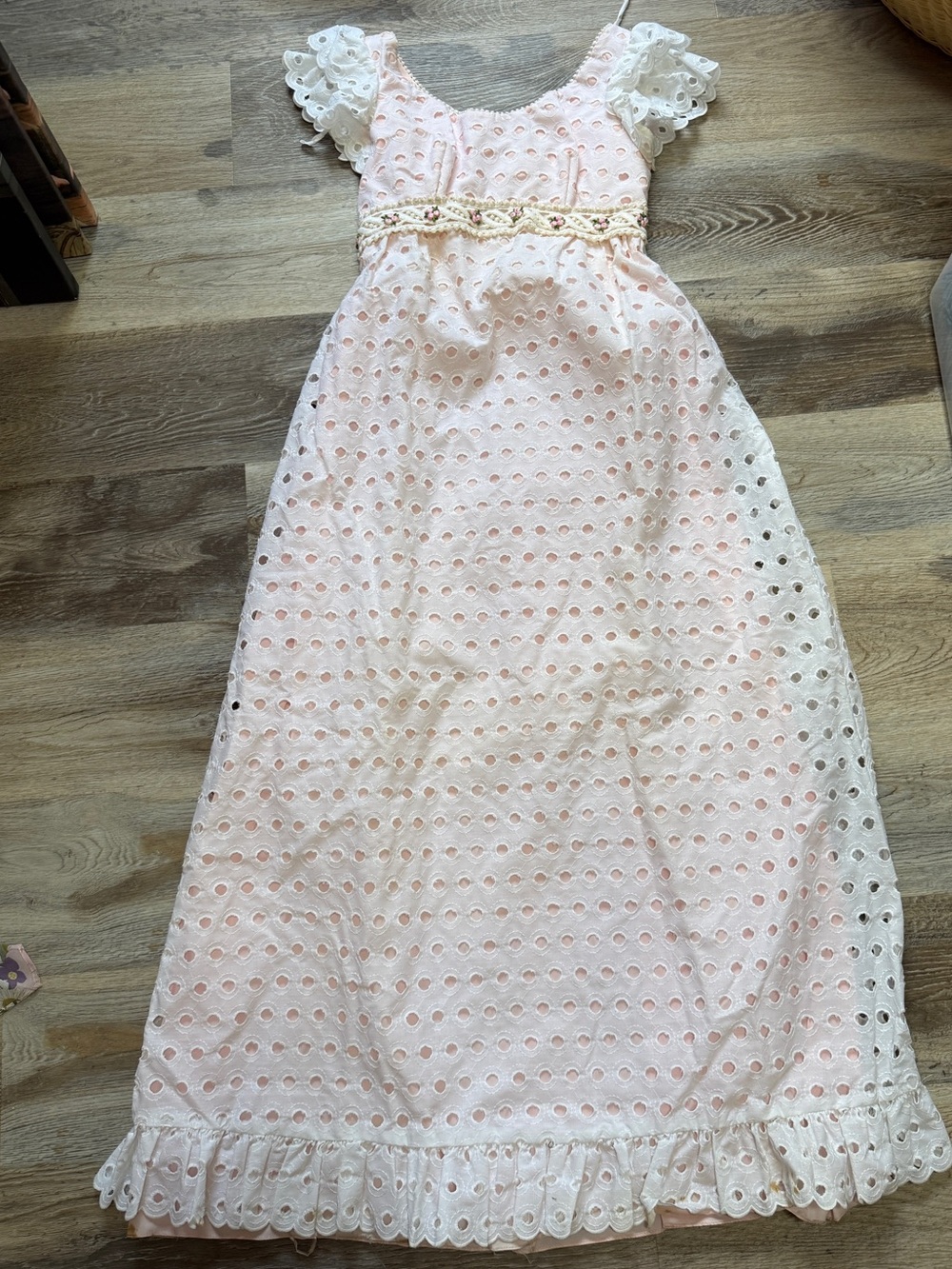 1970’s Vintage Young Girls Dress/Ballgown